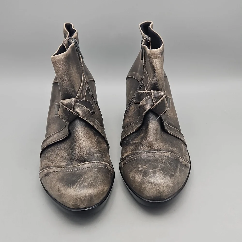 Women’s Naot Vistoso Leather Booties - Size 40.5 (9.5) Distressed Grey